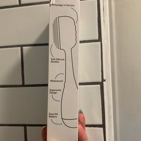 PMD Clean Smart Facial Cleansing Device - Picture 2 of 6